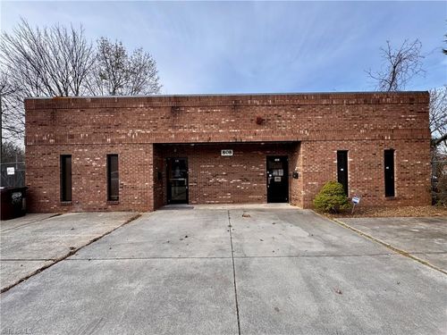 808 W English Rd, High Point, NC, 27262-6818 | Card Image