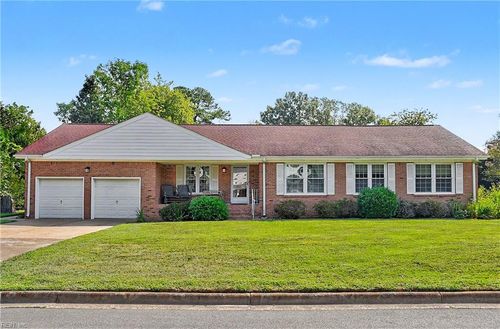 816 Adrian Dr, Virginia Beach, VA, 23452-3902 | Card Image