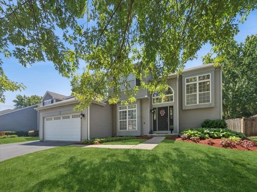 639 Anderson Dr, Lake In The Hills, IL, 60156-5216 | Card Image