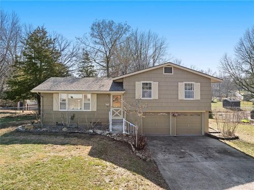 2001 Quail Street, Harrisonville, MO, 64701 | Card Image