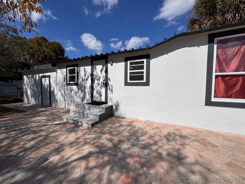 357 Hunting Club Ave, Clewiston, FL, 33440-8850 | Card Image