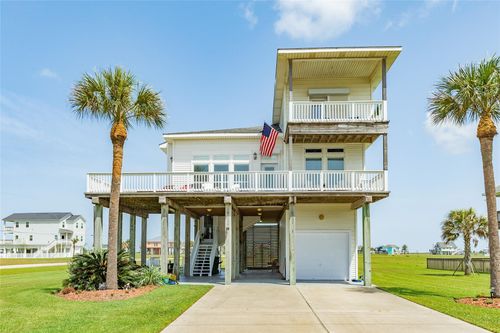 18614 Warrior Rd, Galveston, TX, 77554-1050 | Card Image