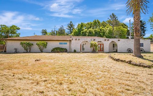 4250 Susan Ln, Penngrove, CA, 94951 | Card Image