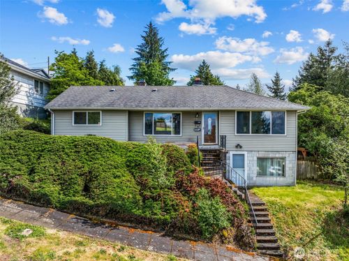 2042 E Harrison St, Tacoma, WA, 98404-4821 | Card Image