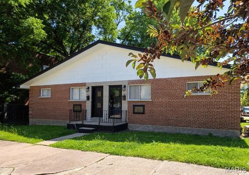 2121 Withnell Ave, Saint Louis, MO, 63118-2520 | Card Image