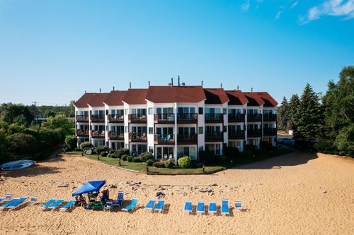 1995 Us-131 N, East Bay Township, MI, 49686 | Card Image