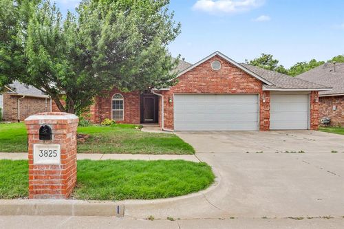 3825 Pamela Ln, Yukon, OK, 73099-1715 | Card Image