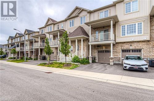 15 Dewberry Dr, Kitchener, ON, N2B0A9 | Card Image
