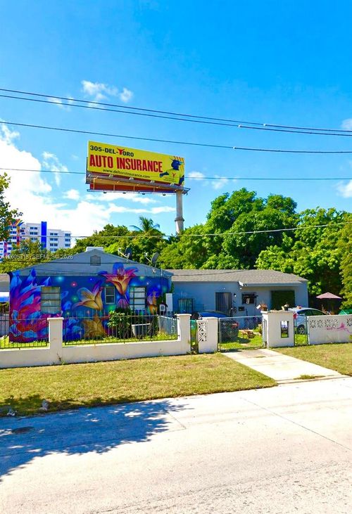 301 Nw 37th St, Miami, FL, 33127-3139 | Card Image