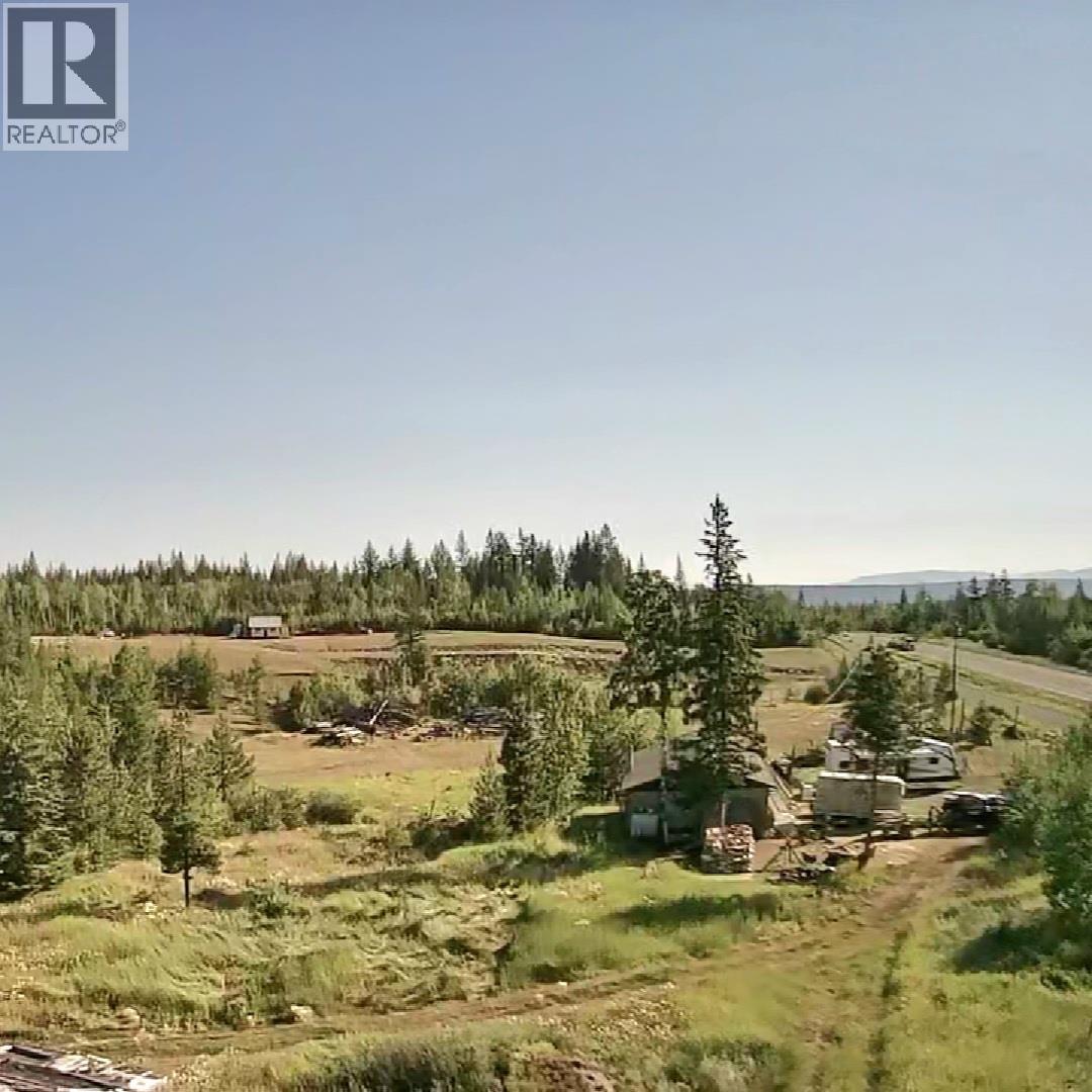 Residential in 100 Mile House