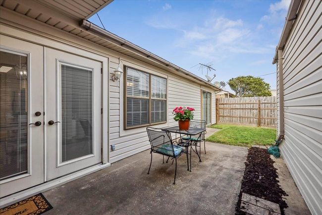 1047 Park Meadow Dr, Condo with 3 bedrooms, 2 bathrooms and null parking in Beaumont TX | Image 24