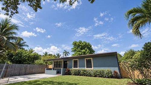 1142 Chateau Park Dr, Fort Lauderdale, FL, 33311-6163 | Card Image