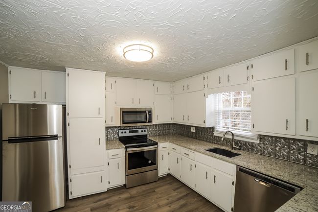 1866 Broadwell St Sw, House other with 3 bedrooms, 2 bathrooms and null parking in Atlanta GA | Image 6