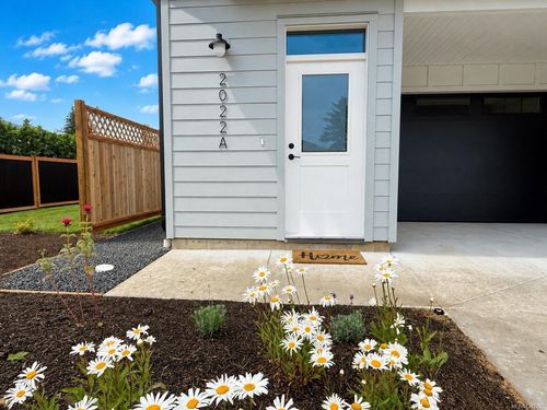 2022A Galerno Rd, Campbell River, BC, V9W6R8 | Card Image