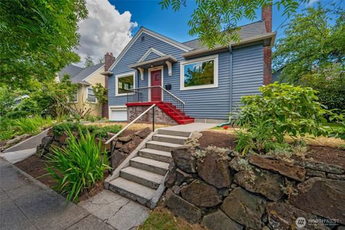 2562 6th Ave W, Seattle, WA, 98119-2272 | Card Image