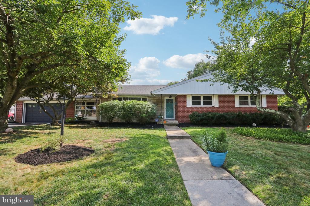 Turner Ave, Swedesboro, NJ 08085
