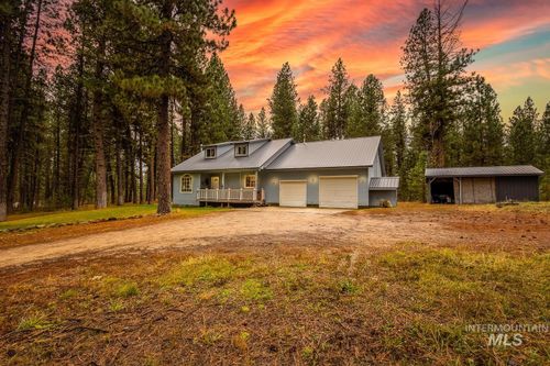 42 Hiatt Cir, Idaho City, ID, 83631-4208 | Card Image