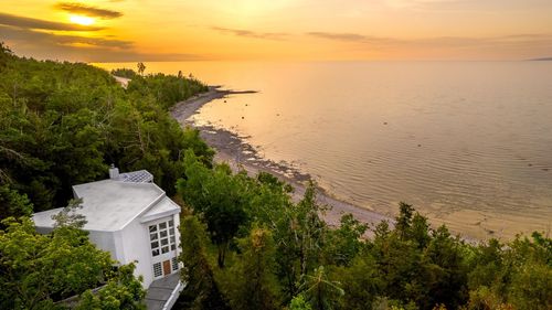 7857 9 Mile Point Dr, Charlevoix, MI, 49720-9129 | Card Image