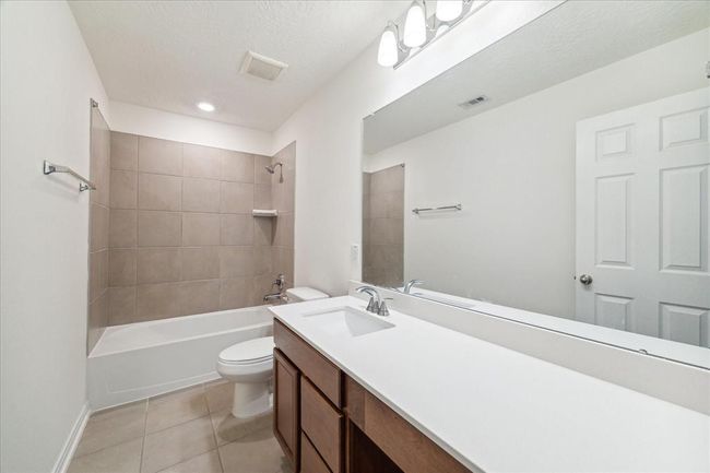 Secondary Guest Bathroom | Image 15