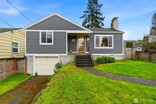 3017 W Government Way, Seattle, WA, 98199-1423 | Card Image