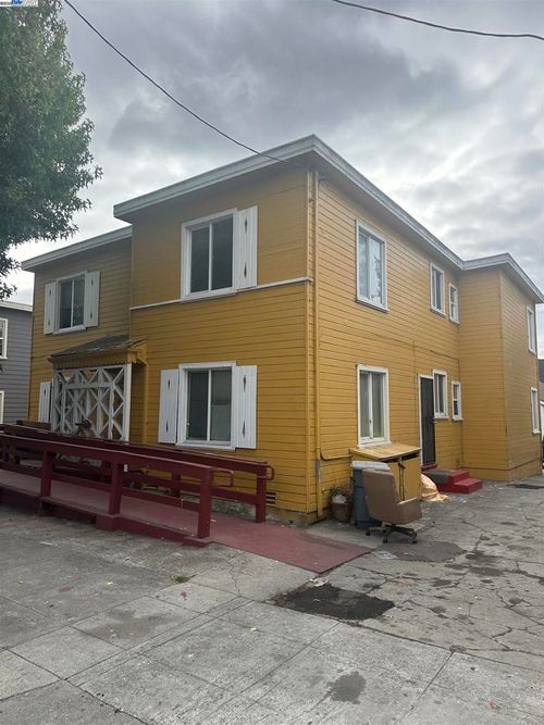 5651 Telegraph Ave, Oakland, CA, 94609-1731 | Card Image