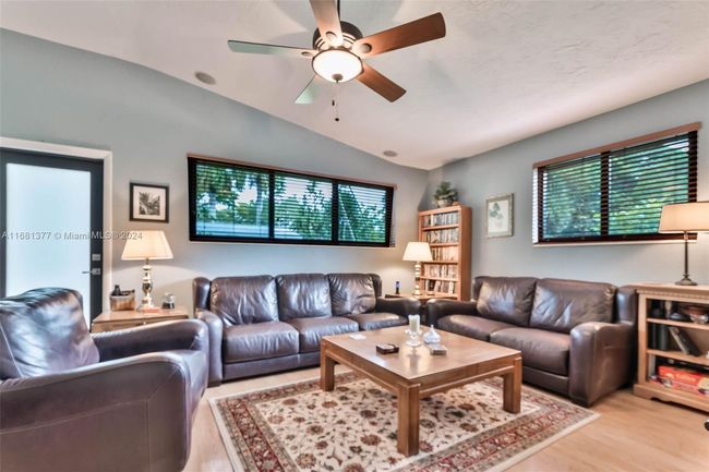 7901 Sw 133 Rd St, House other with 4 bedrooms, 3 bathrooms and null parking in Pinecrest FL | Image 15