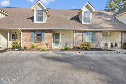 9009 Bell Brook Ln, Knoxville, TN, 37923-1589 | Card Image