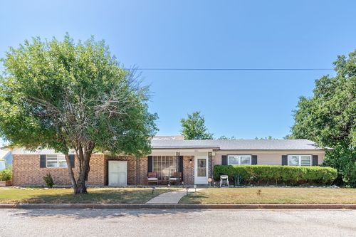 301 W 7th Street, Brady, TX, 76825 | Card Image