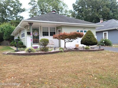 1933 Mount Carmel Boulevard, Home with 2 bedrooms, 1 bathrooms and null parking in Toms River NJ | Image 2