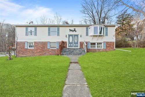 13 Phlox Ter, Glenwood, NJ, 07418-1653 | Card Image