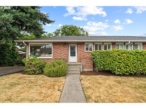 2915 Se Monroe St, Milwaukie, OR, 97222-6634 | Card Image