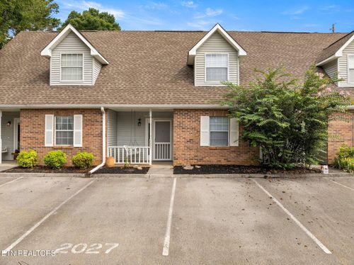 2027 Silverbrook Dr, Knoxville, TN, 37923-1392 | Card Image