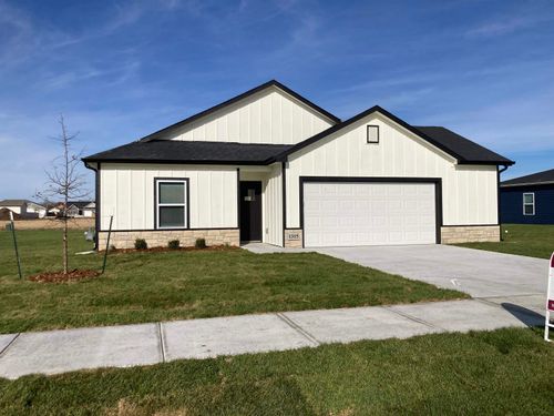 1315 Robin Dr, McPherson, KS, 67460 | Card Image