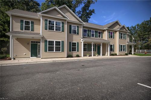 203 Patriots Village Ct, West Point, VA, 23181-9499 | Card Image