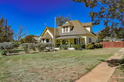 400 Crothers, House other with 3 bedrooms, 2 bathrooms and null parking in Brady TX | Image 1