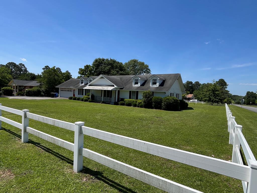 Cloverdale Dr, Dublin, GA 31021