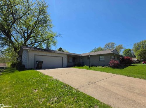 302 Peasley Ave, Oskaloosa, IA, 52577-1844 | Card Image