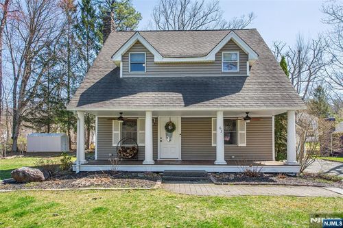 63 Ramapo Rd, Hewitt, NJ, 07421-3172 | Card Image