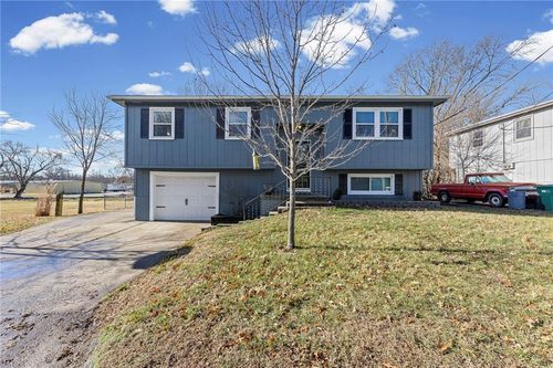 808 S Pearl Street, Paola, KS, 66071 | Card Image