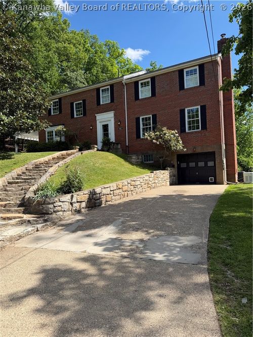 922 Woodland Ave, South Charleston, WV, 25303-2637 | Card Image