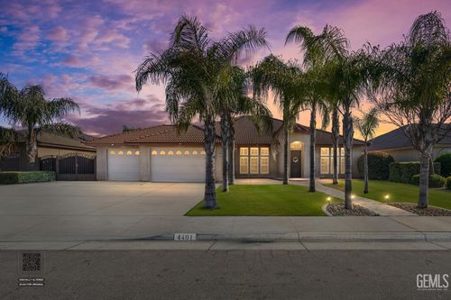 4401 Whitegate Ave, Bakersfield, CA, 93313-5562 | Card Image