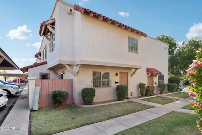 8839 N 12 Th Place, Townhouse with 3 bedrooms, 2 bathrooms and null parking in Phoenix AZ | Image 1