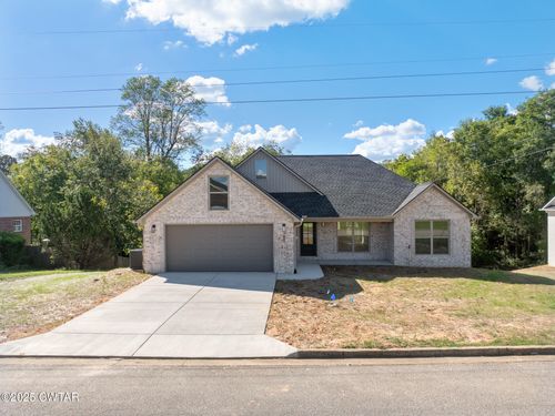 106 Derek Dr, Lexington, TN, 38351-1360 | Card Image