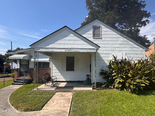 204 Chickasaw St, Natchez, MS, 39120-3847 | Card Image