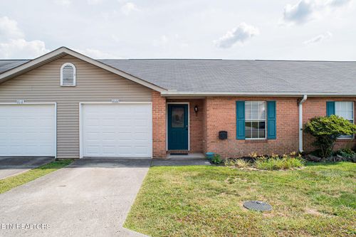 8022 Intervale Way, Powell, TN, 37849-5420 | Card Image