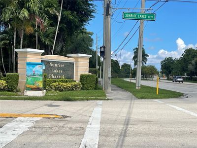 303 - 10442 Sunrise Lakes Blvd, Condo with 2 bedrooms, 1 bathrooms and null parking in Sunrise FL | Image 1