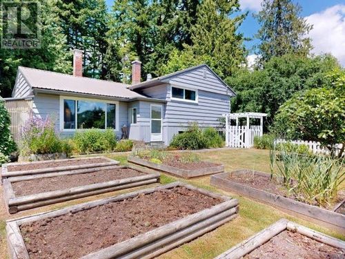 5541 Park Ave, Powell River, BC, V8A3W8 | Card Image