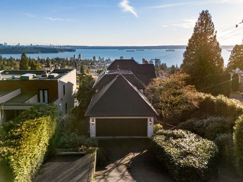 2198 Rosebery Ave, West Vancouver, BC, V7V2Z7 | Card Image