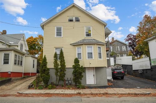 329 Plainfield St, Providence, RI, 02909-3703 | Card Image