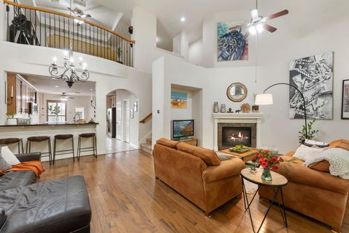 27 Medley Ln, The Woodlands, TX, 77382-1083 | Card Image